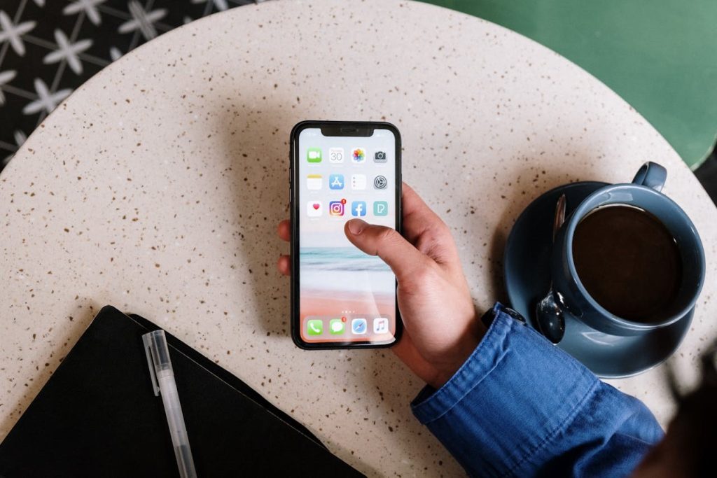 cool-iphone-cozy-coffee-nook-wallpaper